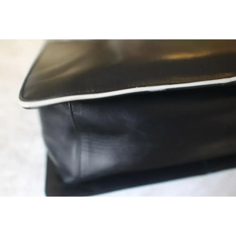 stunning BALLY BLACK WHITE TRIM HANDBAG PURSE (PU700